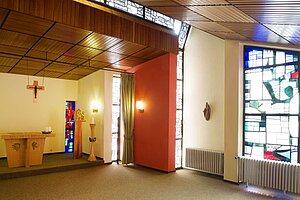 Die Kapelle des Schullandheims mit einem kleinen Altar.