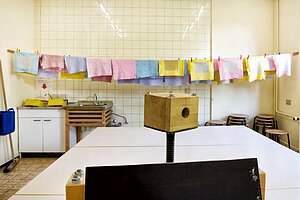 Der Werkraum des Schullandheims, in dem die Schülerinnen und Schüler kreativ sein können. 